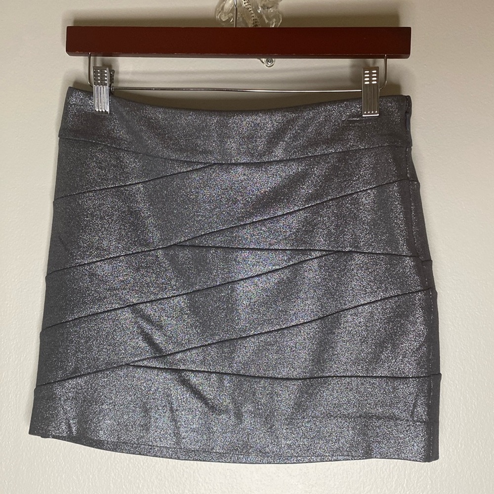 NWOT! Express Silver Gunmetal Metallic Bandage Mini Skirt - Size 0